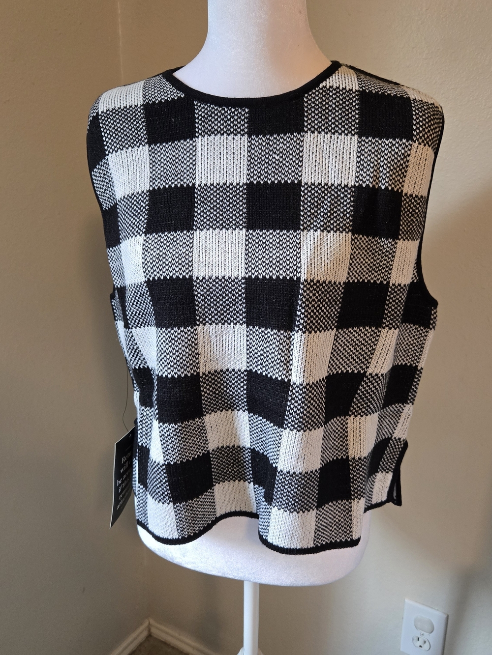 Pomander Place Black & White Buffalo Check Knit Sleeveless Top